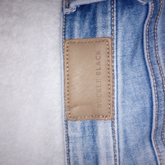 Buckle Light Wash Skinny Jeans - Picture 2 of 3